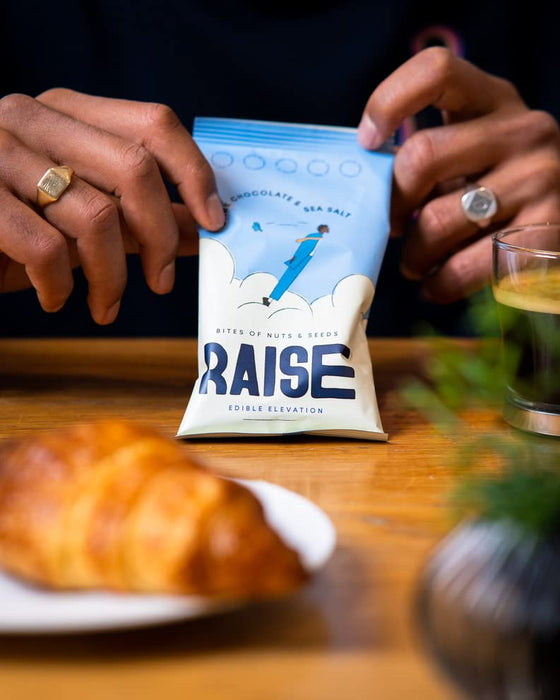 RAISE Snacks Clusters of Nuts & Seeds 12 x 35g